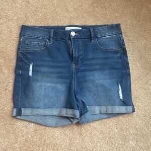 Super stretchy denim shorts
